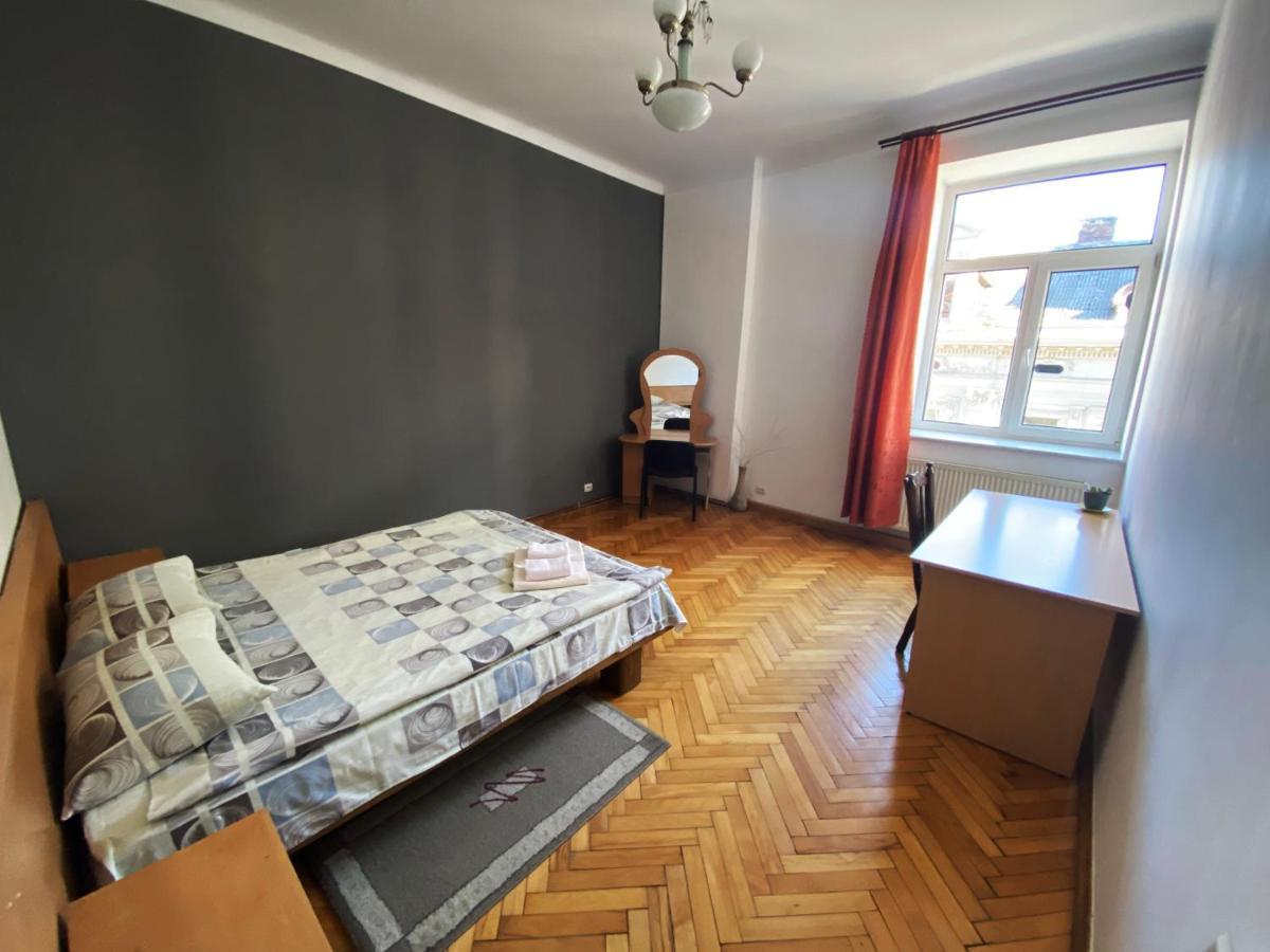 Apartment On Svobody Avenue Lviv Exterior photo