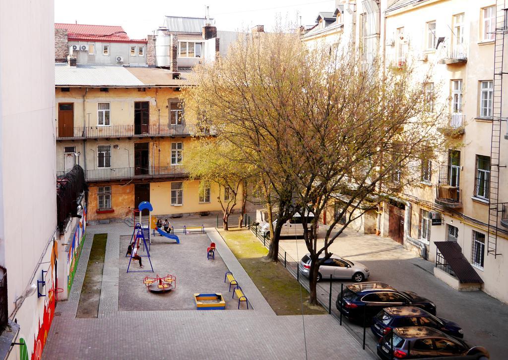 Apartment On Svobody Avenue Lviv Exterior photo